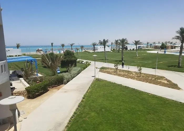 Mousa Coast & Resort 4*